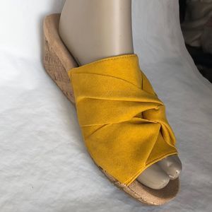 Life Stride open toe crock wedge shoes size 7.5